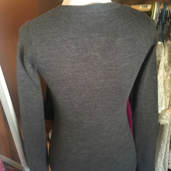 Ivanka Trump Sweater - Picture 2 of 3